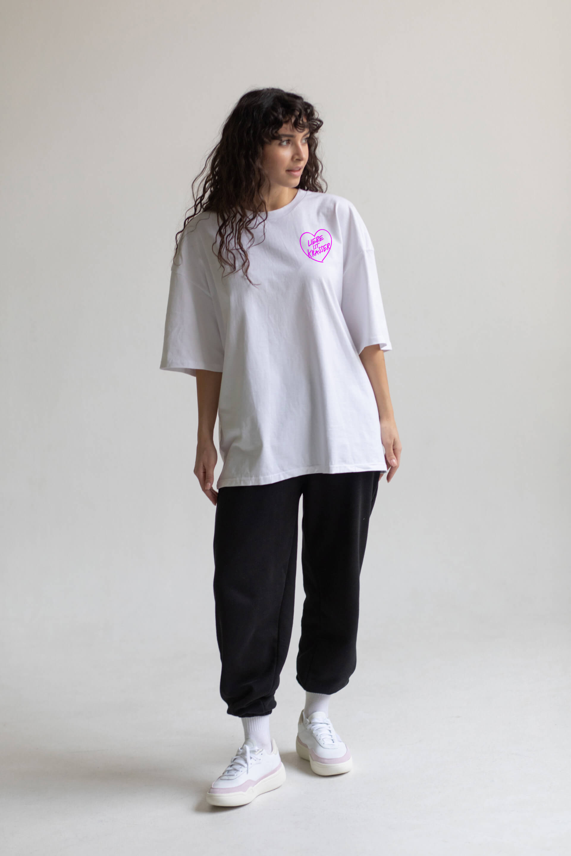 Shirt, Liebe ist krasser, weiß