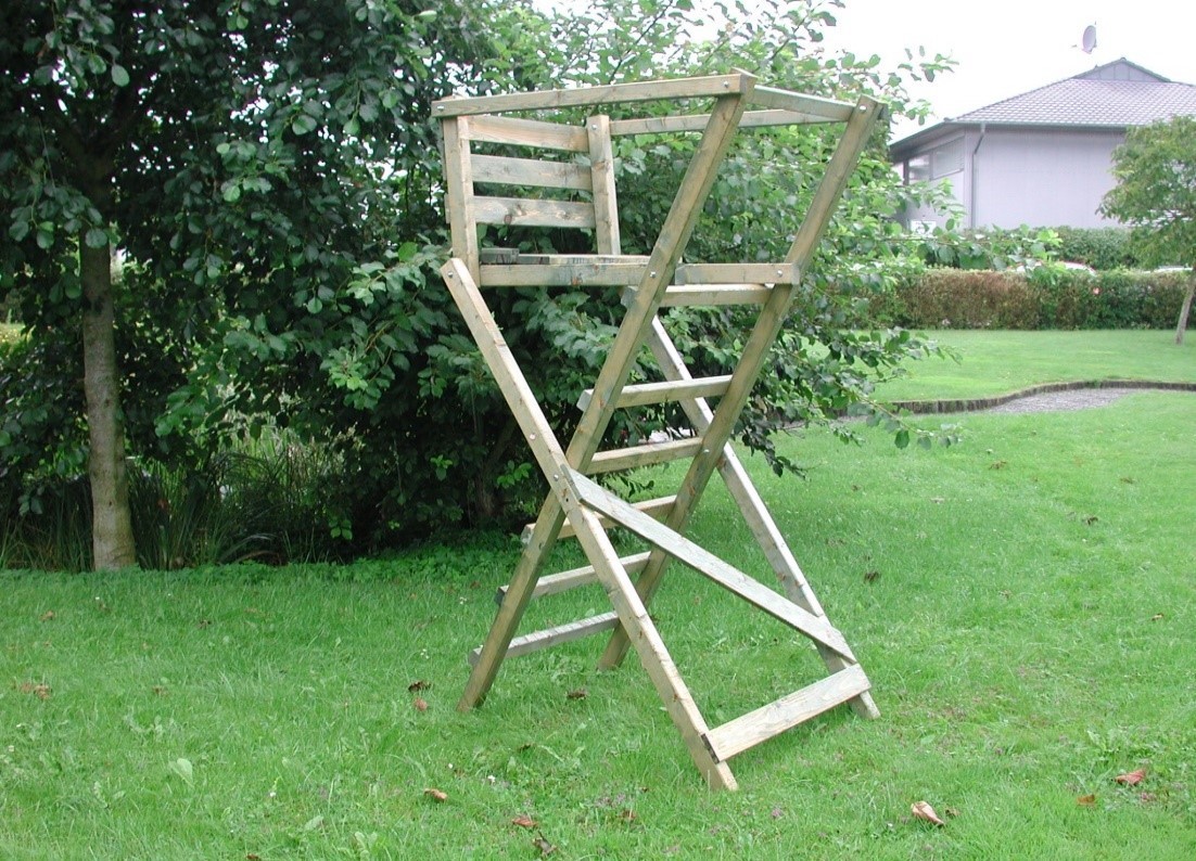 Freistehende Ansitzleiter mit Inneneinstieg